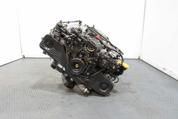 Clean JDM EJ203 2.0L Subaru Engine Long Block Replacement for 99-05 Impreza/Forester/Outback.