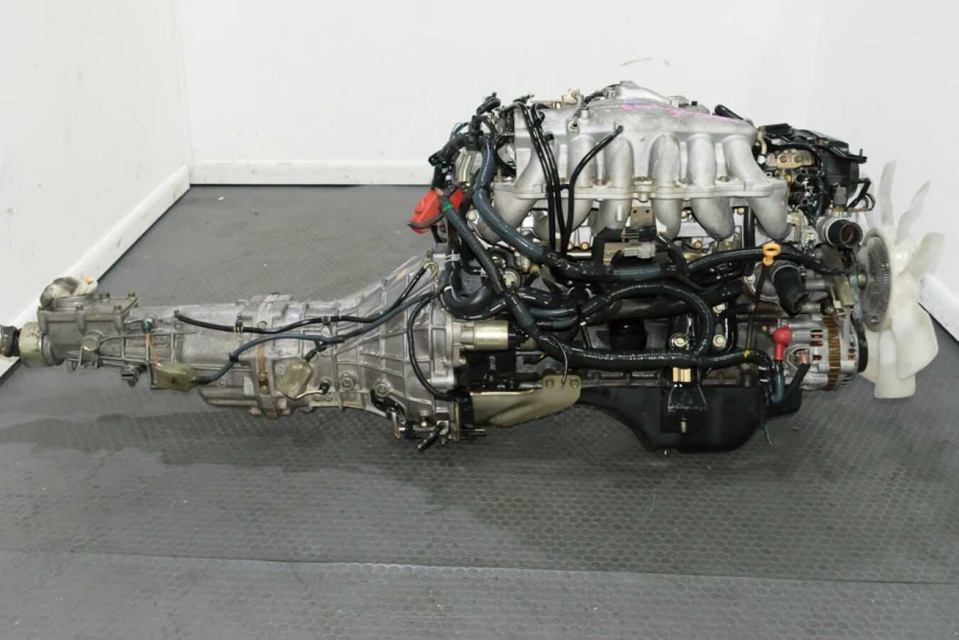 Low Mileage Very Clean Nissan Skyline R34 RB20DE Neo 2.0L DOHC Non Turbo Inline 6 Cylinder Engine with ECU and Wire Harness for sale. - Image 4