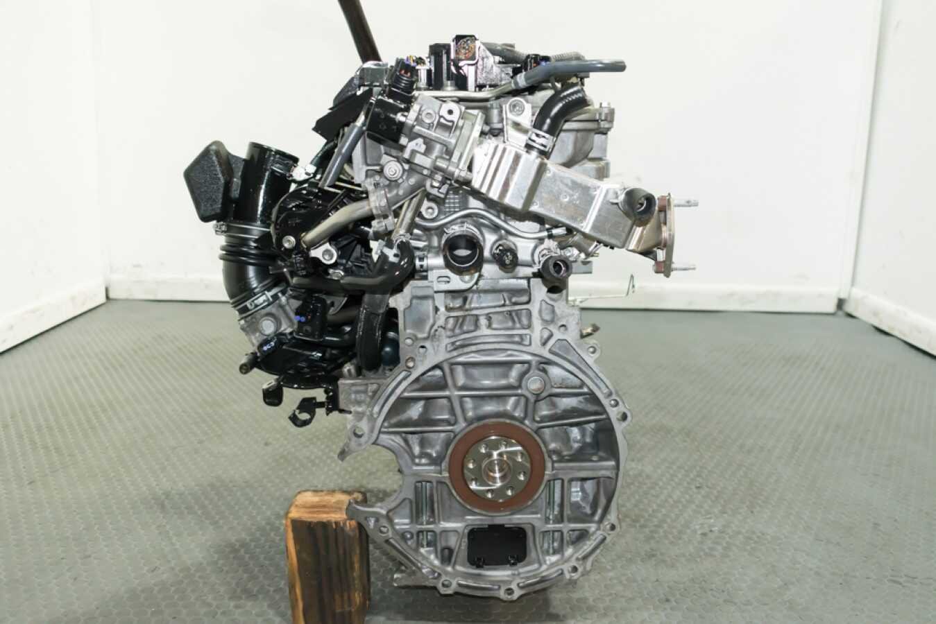Used & Clean JDM 10-15 Toyota Prius and Lexus CT200H 2ZR FXE 1.8L Replacement Motor for Sale. - Image 6