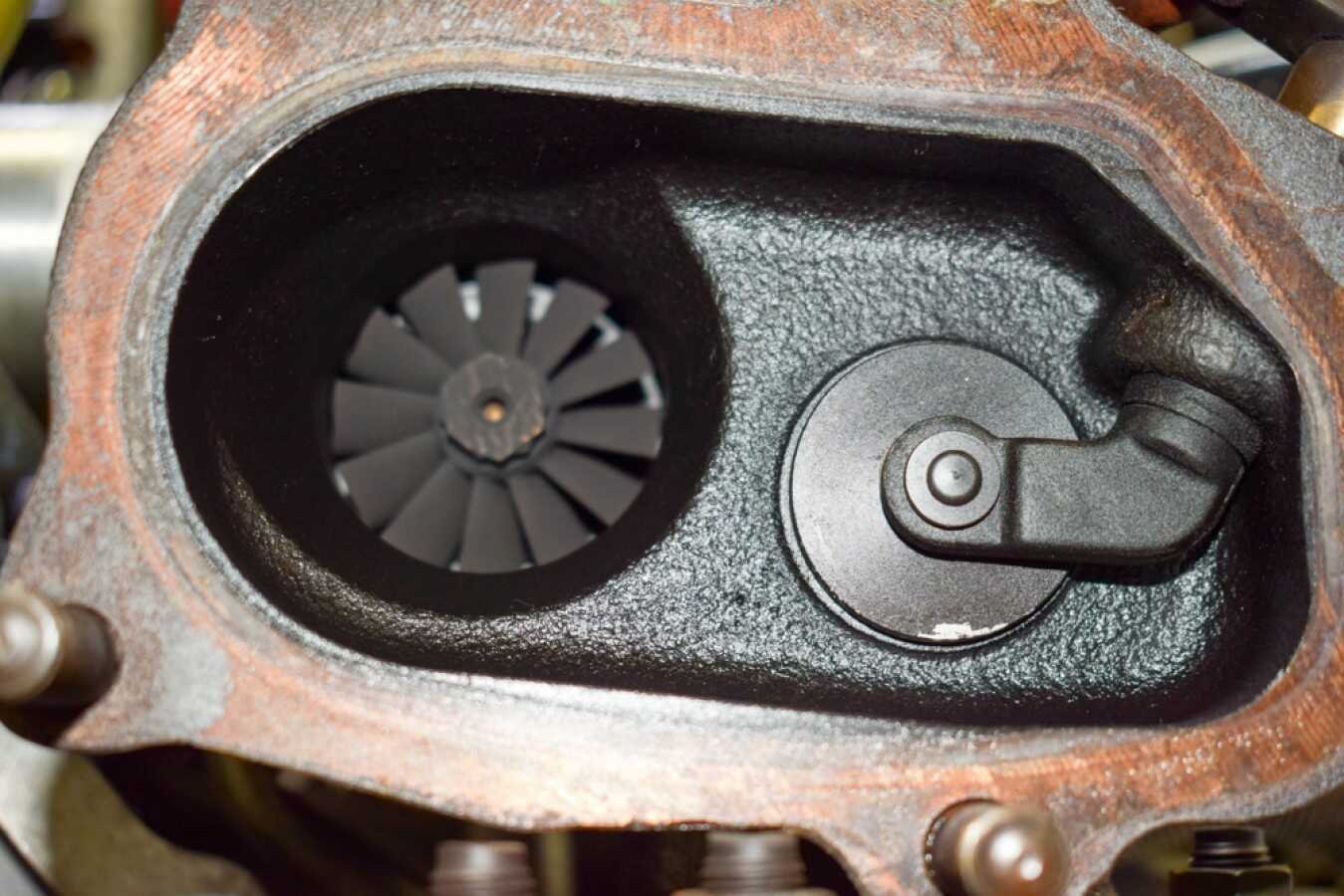 JDM 2.0L EJ205 DOHC 2002-2005 Cable Throttle TD04 Turbocharged & TGV Engine for Sale - Image 8