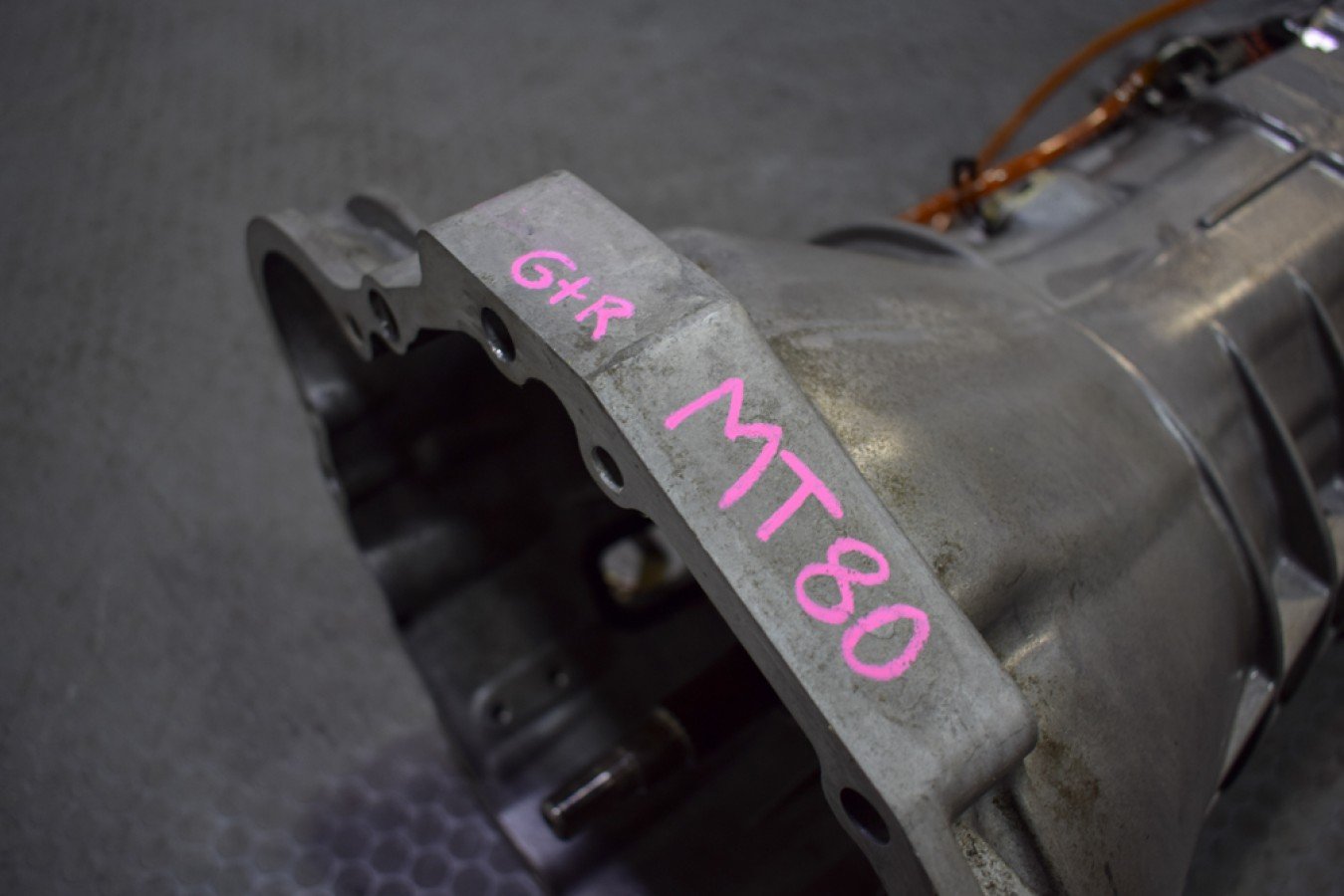 Low mileage Used JDM 89-94 Nissan Skyline R32 GTR AWD Transmission for sale. - Image 9