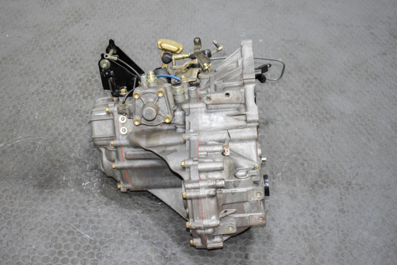 Used and Clean JDM 00-05 Toyota Celica/Corolla XRS 1ZZ 5 Speed replacement transmission for sale. - Image 3