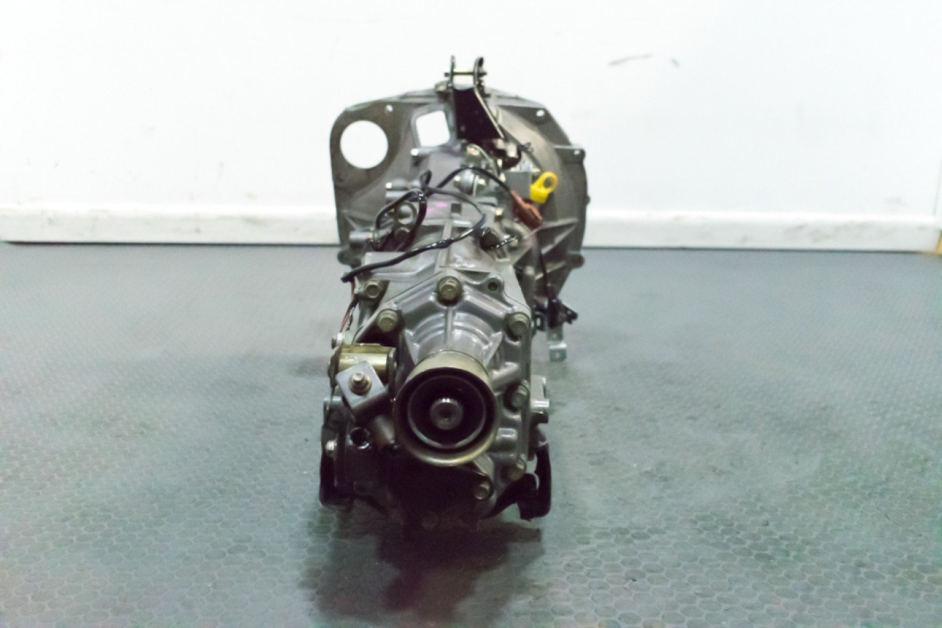 Used 2003-2005 Subaru Forester SG5 Dual Range 5MT AWD Transmission with 4.11 Final Drive - Image 4