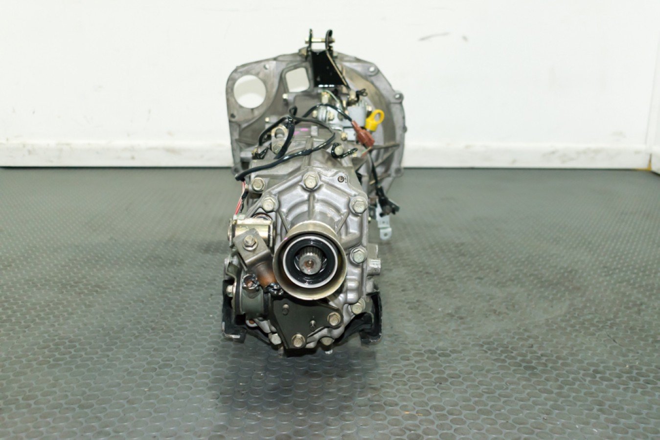 Used 2003-2005 Subaru Forester SG5 Dual Range 5MT AWD Transmission with 4.11 Final Drive - Image 5