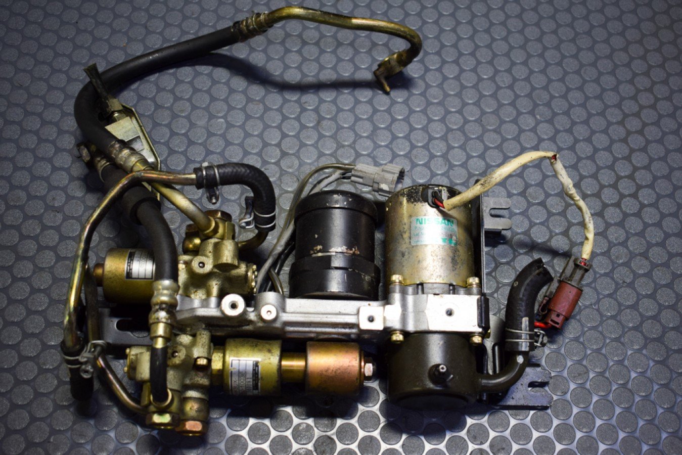 Used JDM Nissan Skyline GTR BCNR33 V-Spec / Nismo Actuator Torque Split 41610-24u00 and Atessa Pump 53250-10036For Sale - Image 4