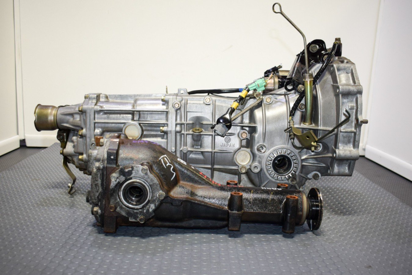 JDM Subaru WRX, Legacy GT Spec B, Push Type 2008-2011 TY757VBABB 5 Speed Transmission & 4.444 Rear Diff - Image 4