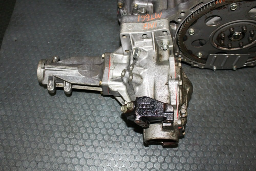 Low Mileage JDM Toyota Estima 3.0L AWD Automatic Transmission – Genuine OEM Replacement - Image 11